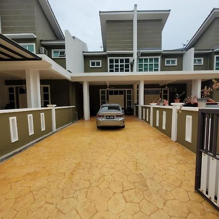 Teduhan Abqory Kuala Terengganu Kültér fotó